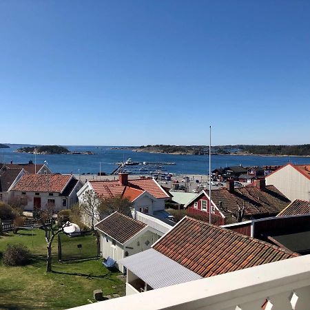 Vacker Vaning Med Havsutsikt I Stroemstads Centrum. Экстерьер фото