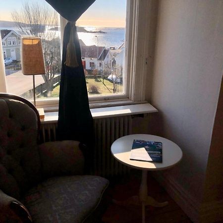 Vacker Vaning Med Havsutsikt I Stroemstads Centrum. Экстерьер фото