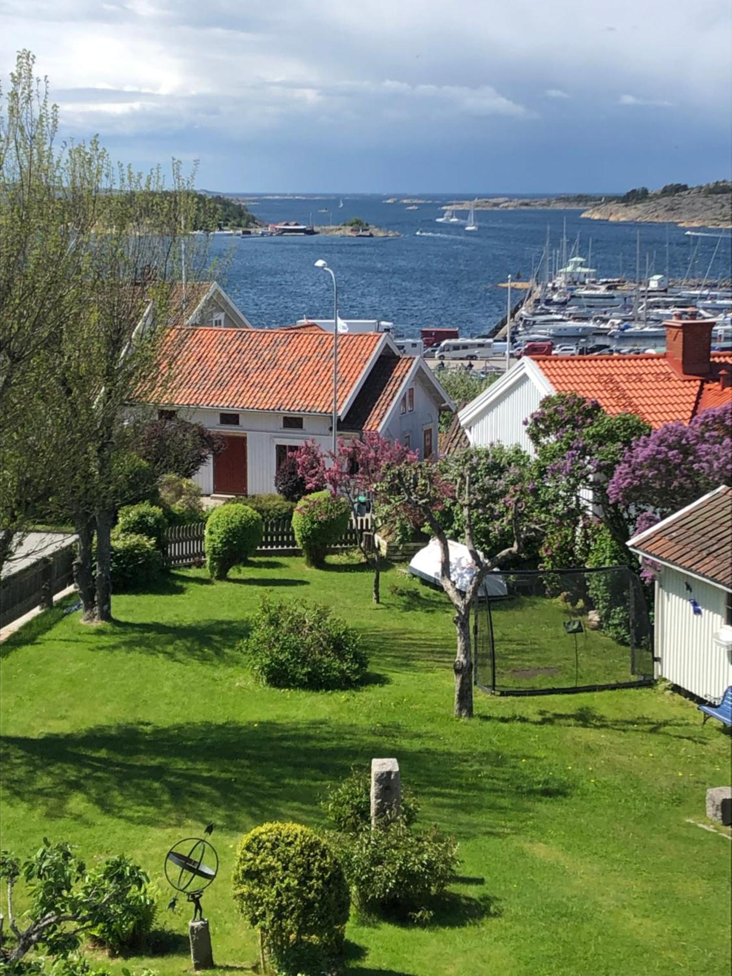 Vacker Vaning Med Havsutsikt I Stroemstads Centrum. Экстерьер фото